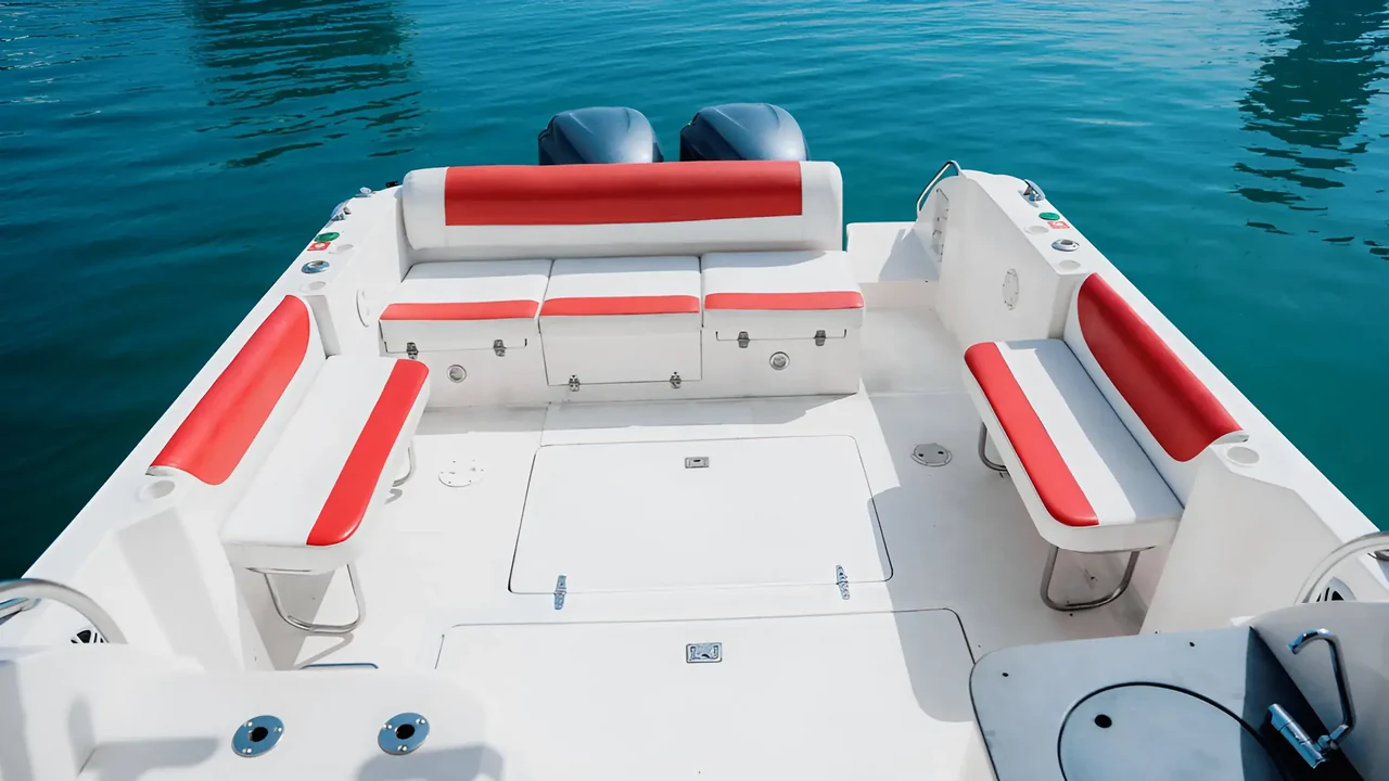 Wide cockpit with red and white seating on Xclusive 5