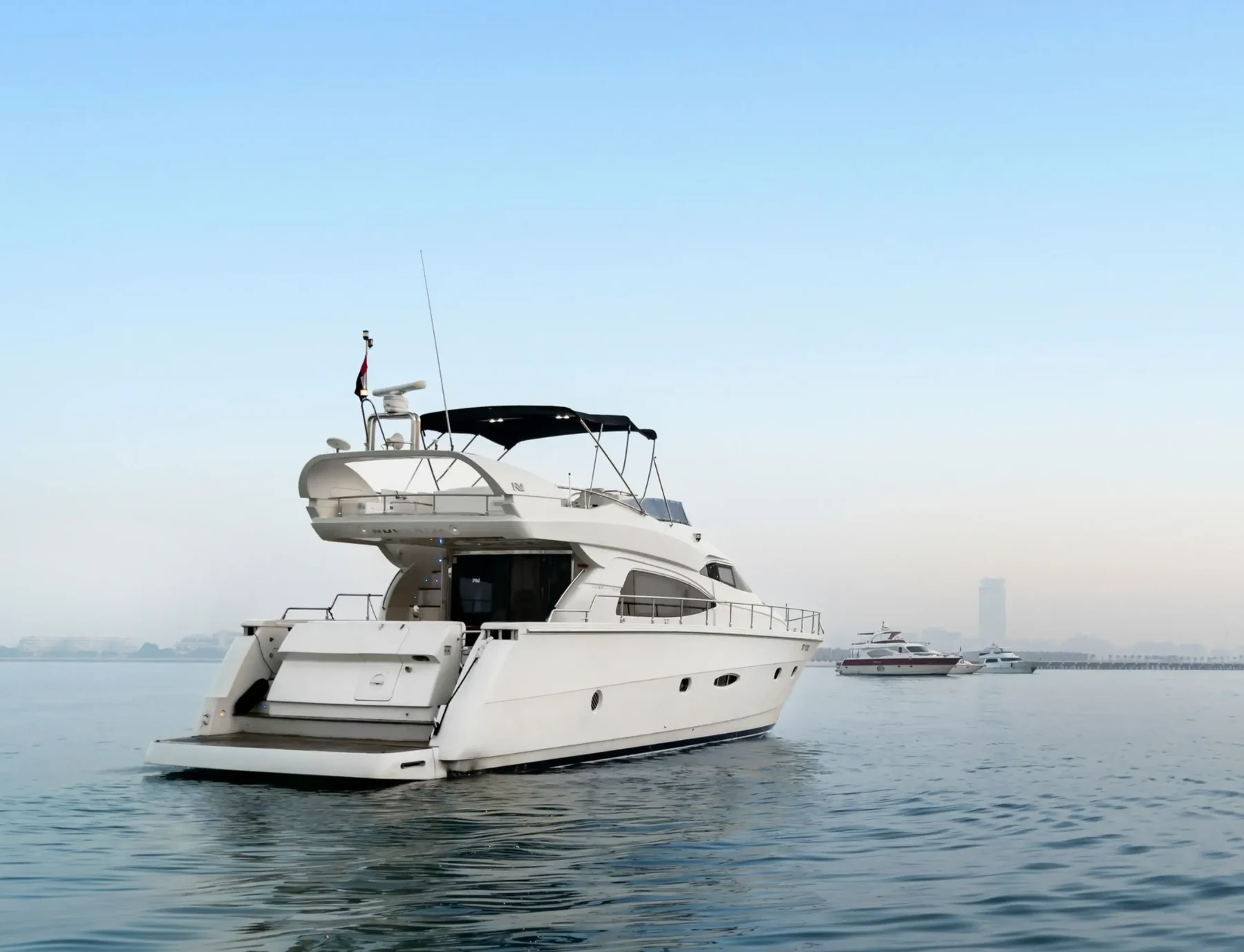 68 ft Luna — onboard and exterior views, photograph 3